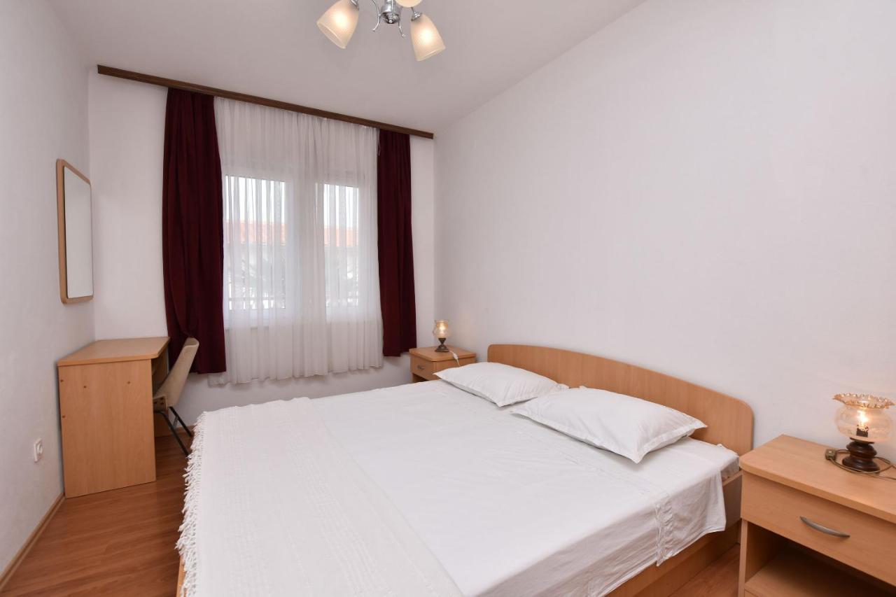 Apartments And Room Kiko พรีมอชเตน ภายนอก รูปภาพ