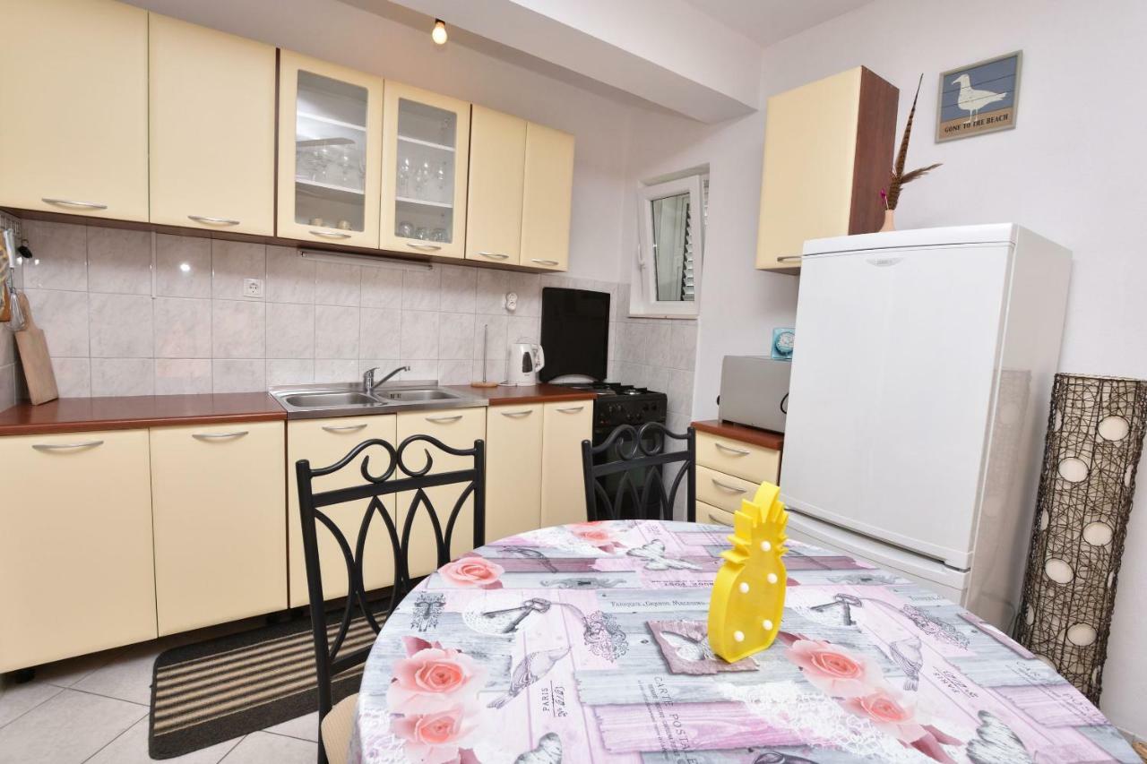 Apartments And Room Kiko พรีมอชเตน ภายนอก รูปภาพ