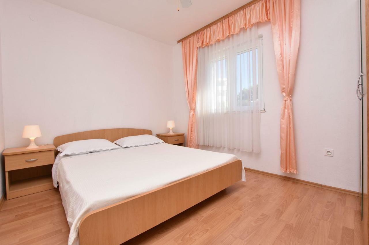 Apartments And Room Kiko พรีมอชเตน ภายนอก รูปภาพ