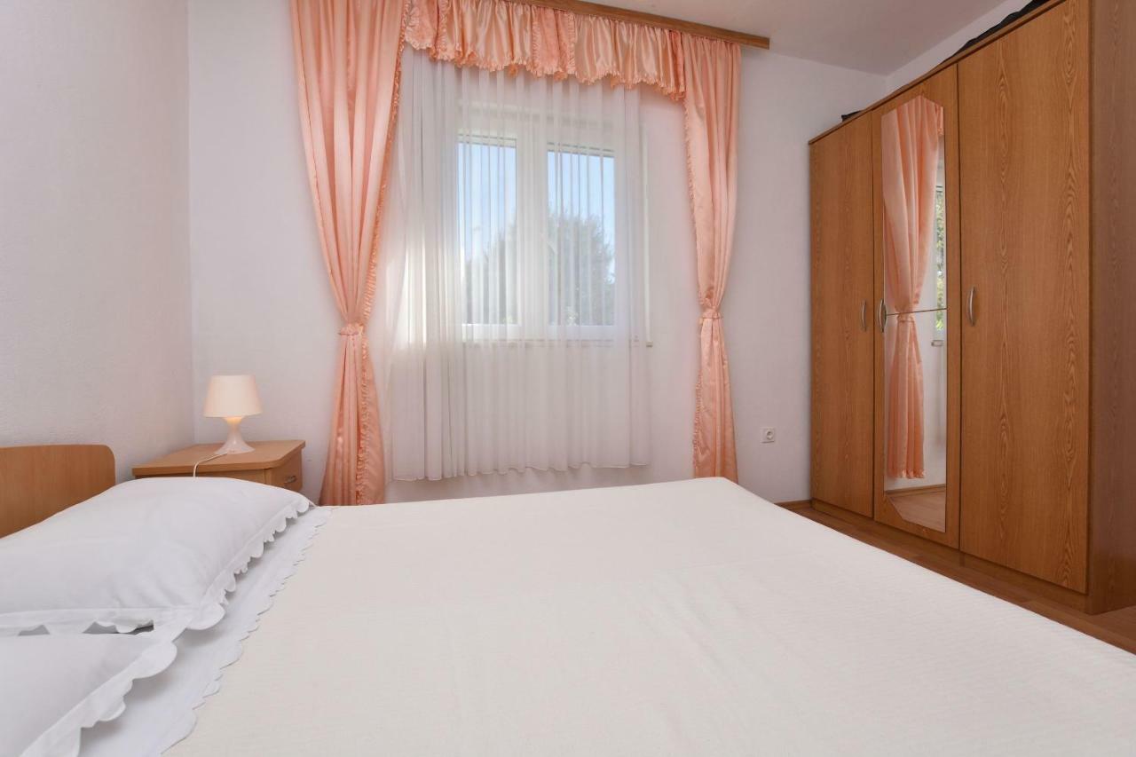 Apartments And Room Kiko พรีมอชเตน ภายนอก รูปภาพ