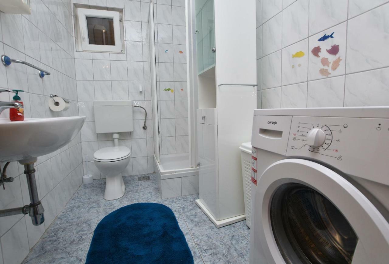 Apartments And Room Kiko พรีมอชเตน ภายนอก รูปภาพ