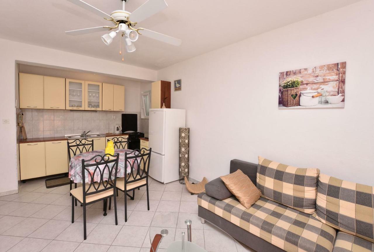 Apartments And Room Kiko พรีมอชเตน ภายนอก รูปภาพ